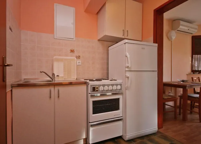Apartman With Parking Space Cizici, Krk - 5469 Dobrinj