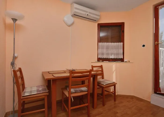 With Parking Space Cizici, Krk - 5469 Dobrinj
