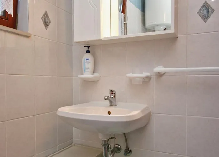 With Parking Space Cizici, Krk - 5469 Apartman