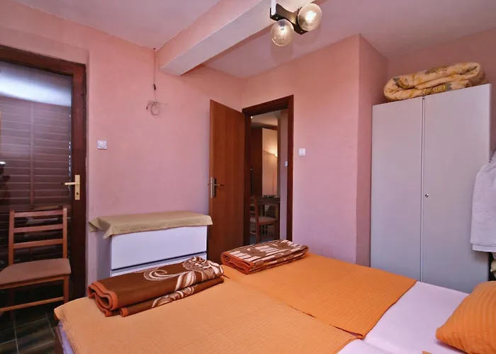 Apartamento With Parking Space Cizici, Krk - 5469 Dobrinj